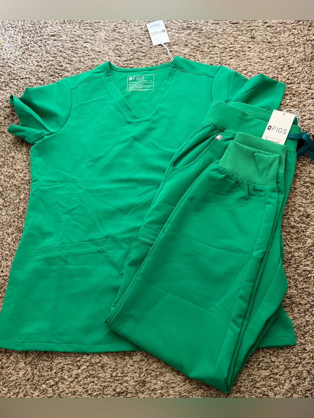 NWT Figs Scrubs Set size small